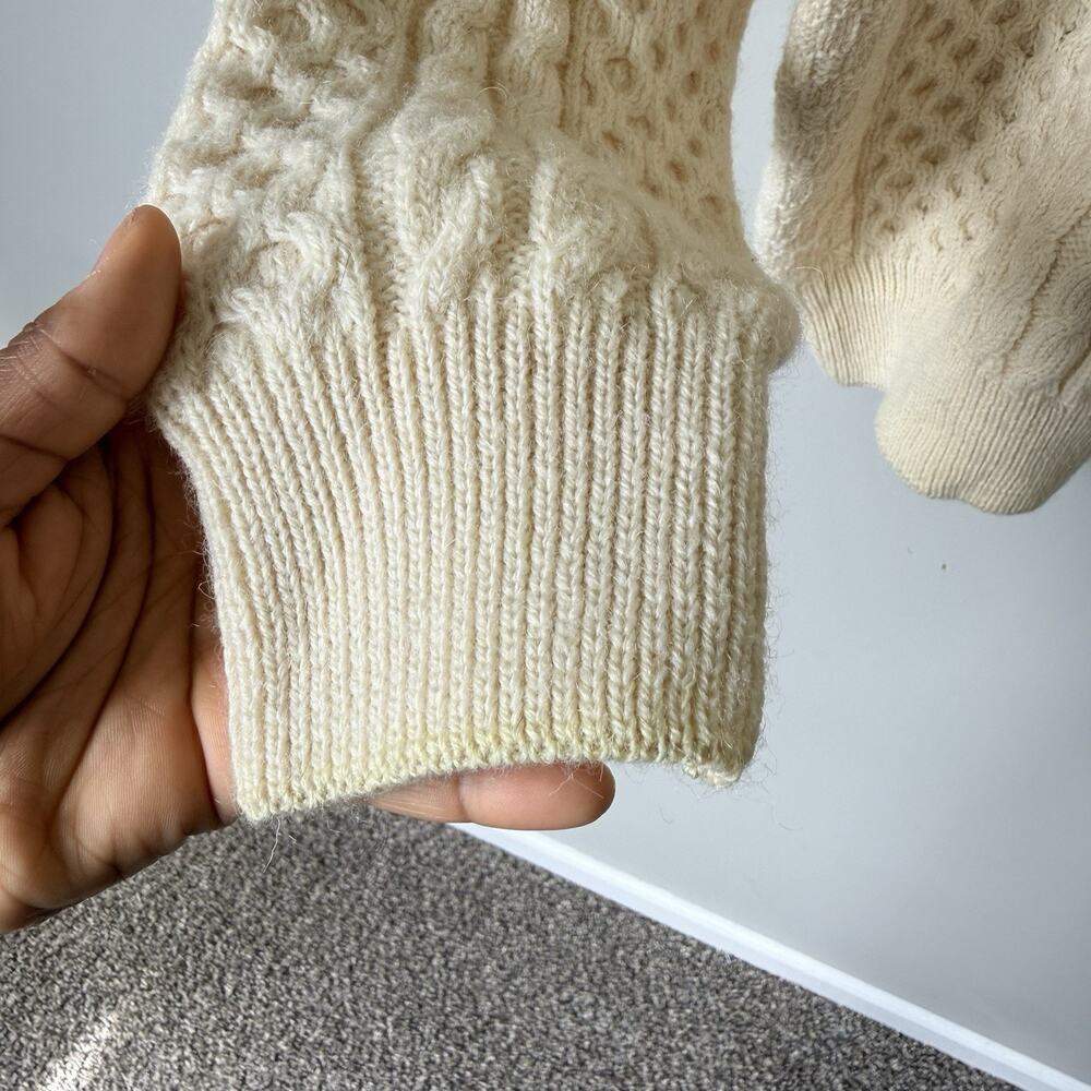 VTG Gaeltarra Women's Cable Knit Fisherman Sweater Crew 40” Approx US M Cream - Picture 5 of 5
